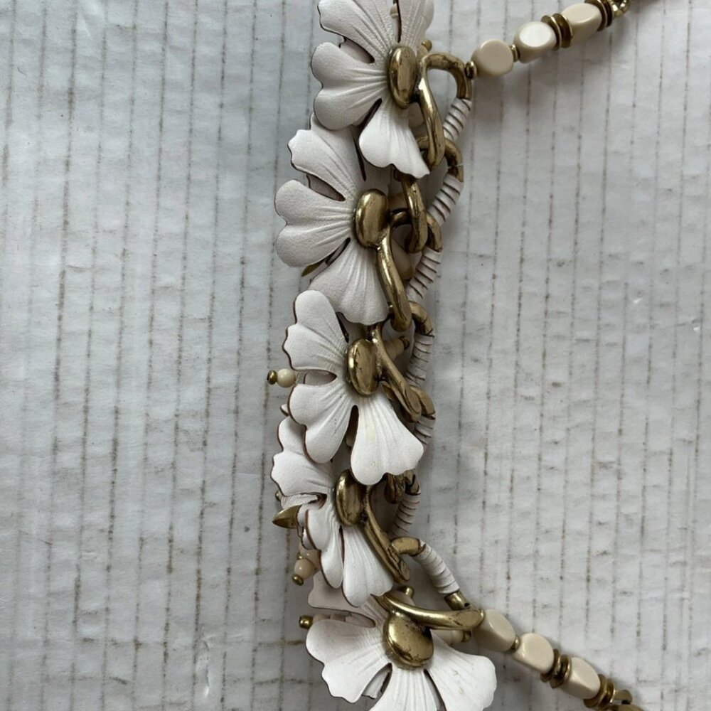 Stella & Dot Floral Statement Necklace Cream Gold Wedding Bib Necklace - Picture 13 of 14